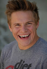 Тони Кавалеро